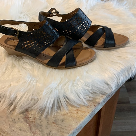 Comfortiva Shoes Comfortiva With Pillow Top Sling Back Sandals